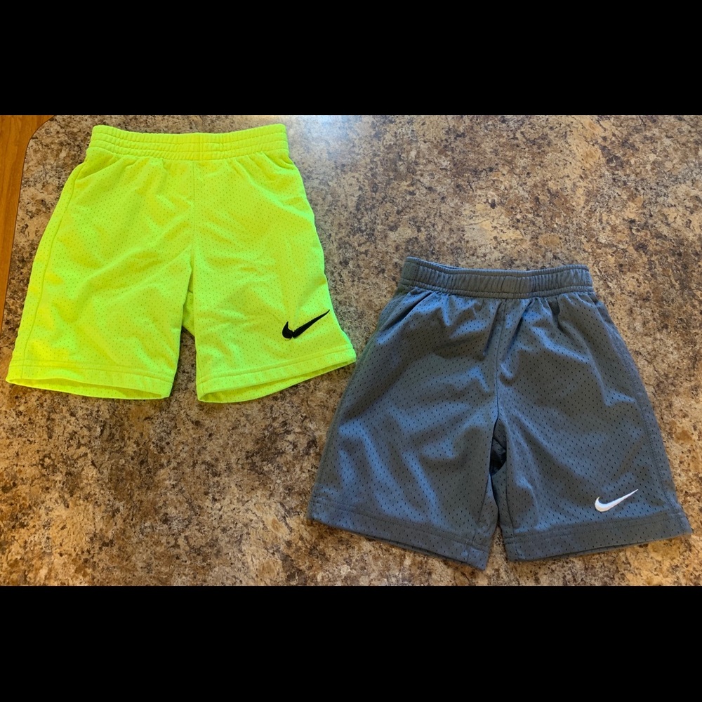 Boys Nike Shorts Size 4/5 years